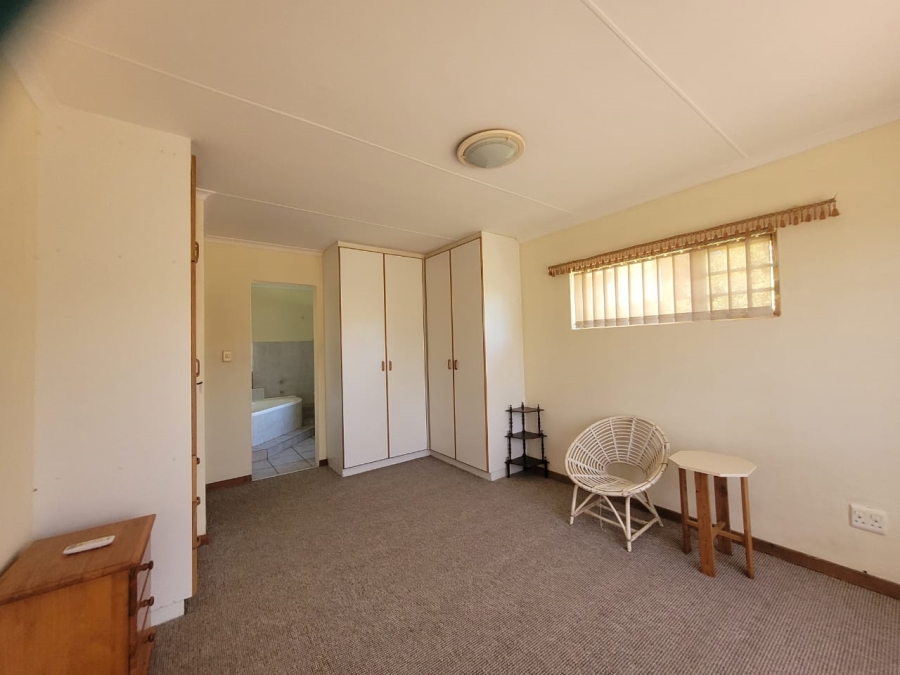 4 Bedroom Property for Sale in Wavecrest Eastern Cape